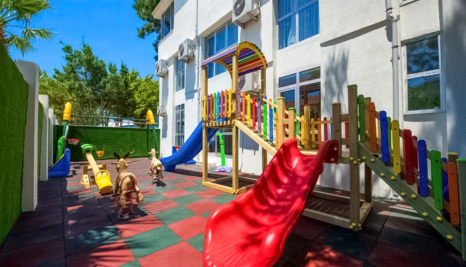 هتل فلورا گاردن افسوس کوش آداسی